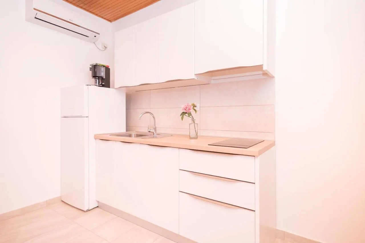 Apartments Salis Pag Town
