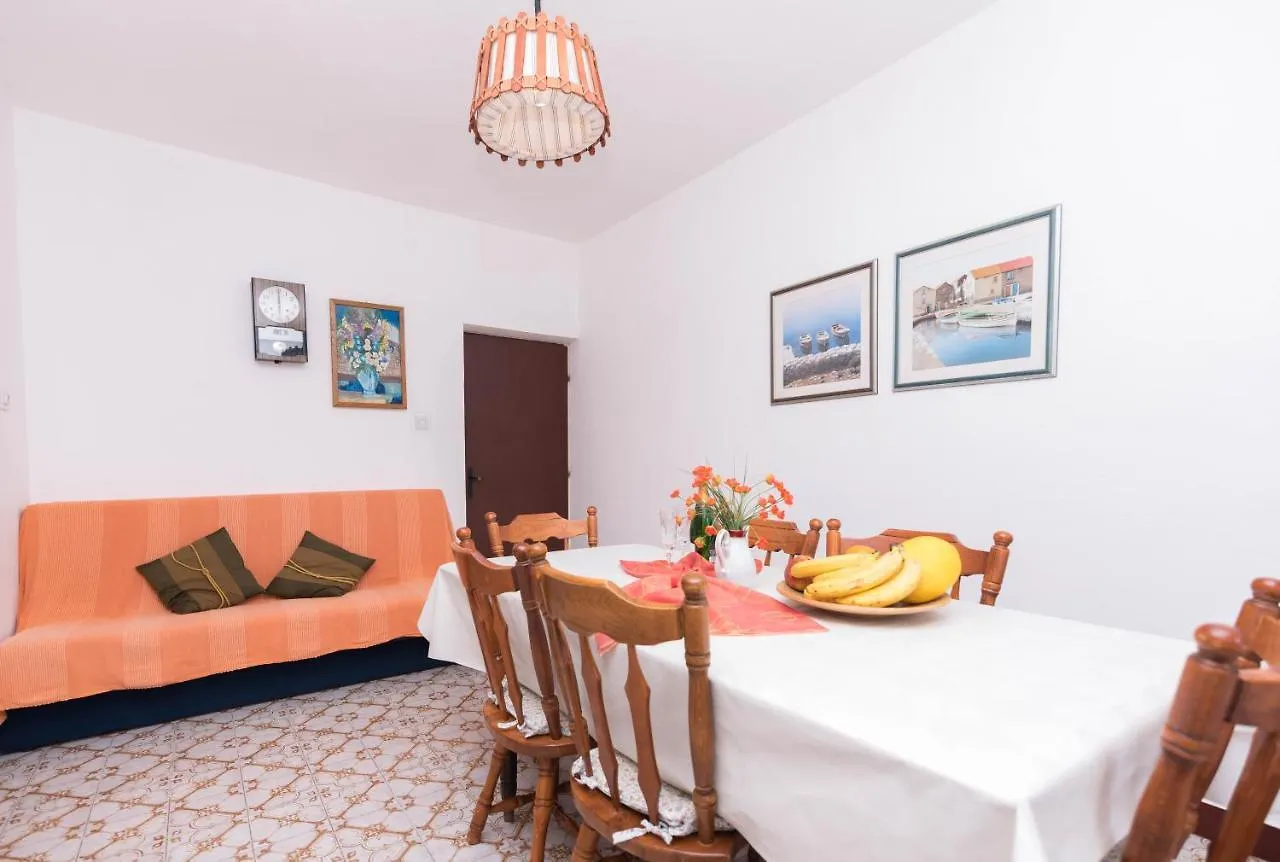 Apartments Salis Pag Town