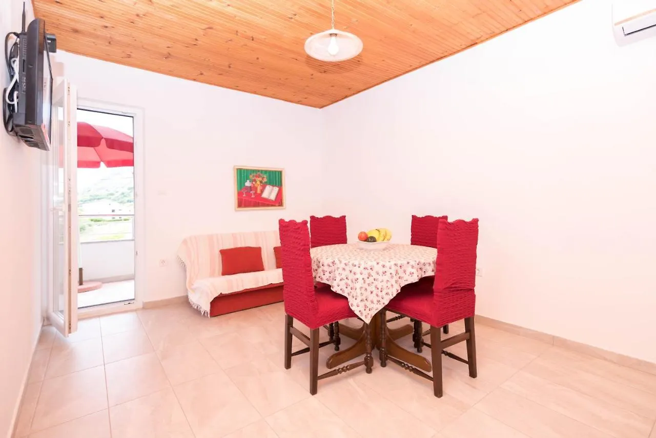 Apartments Salis Pag Town