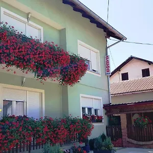  Apartment Apartman Ana