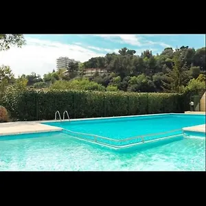 https://la-madonette-nice.fr-provencehotel.com