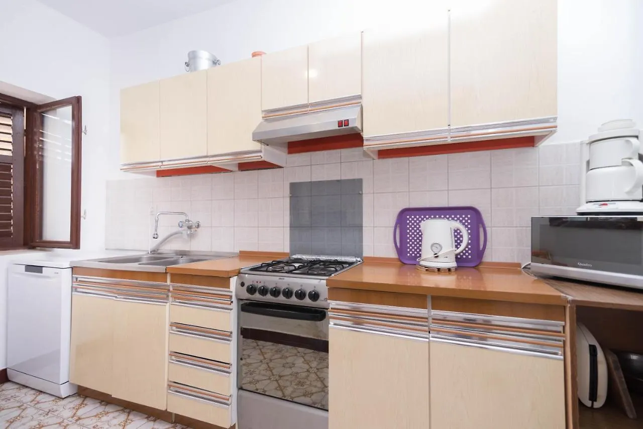 Apartments Salis Pag Town