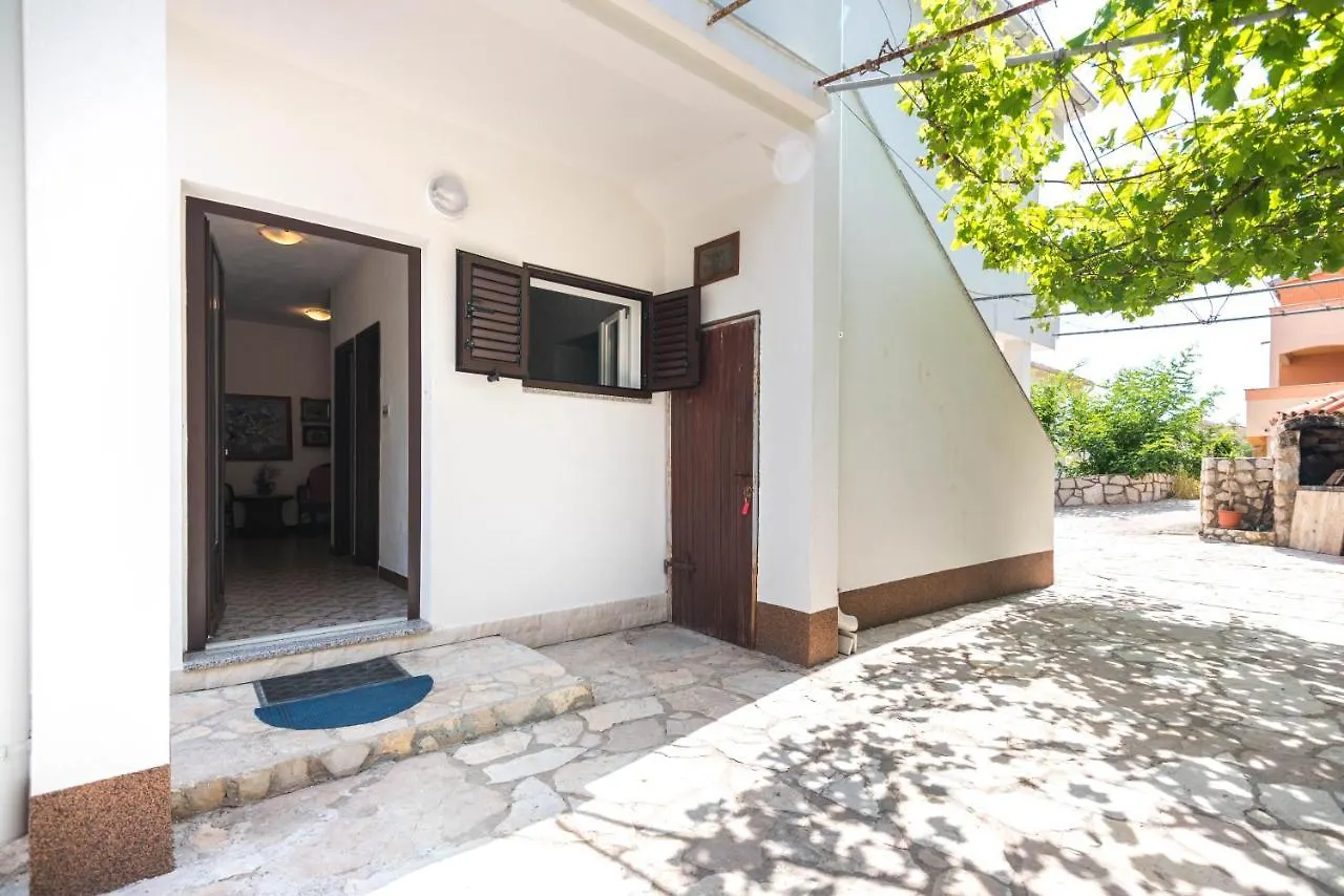 Apartments Salis Pag Town