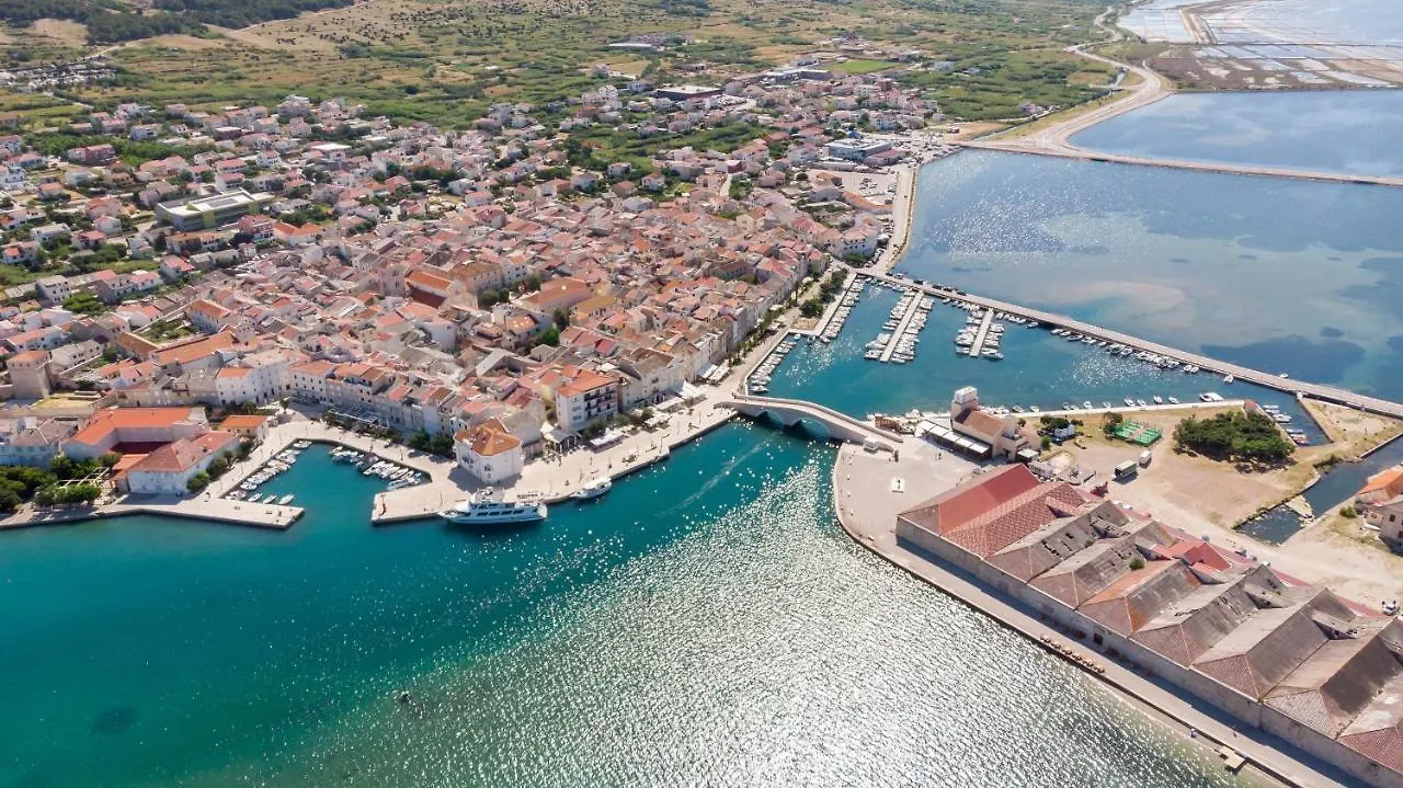 Apartments Salis Pag Town