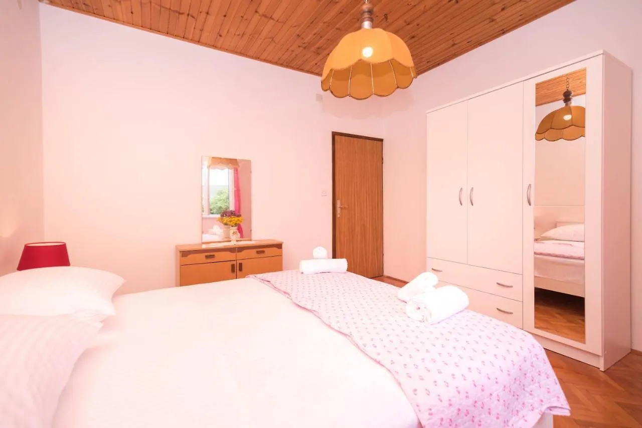 Apartments Salis Pag Town